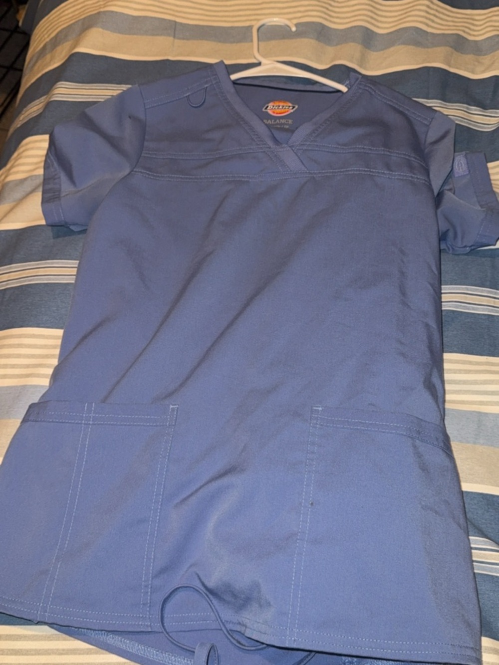 Dickies women’s Light Blue V-Neck Scrub set